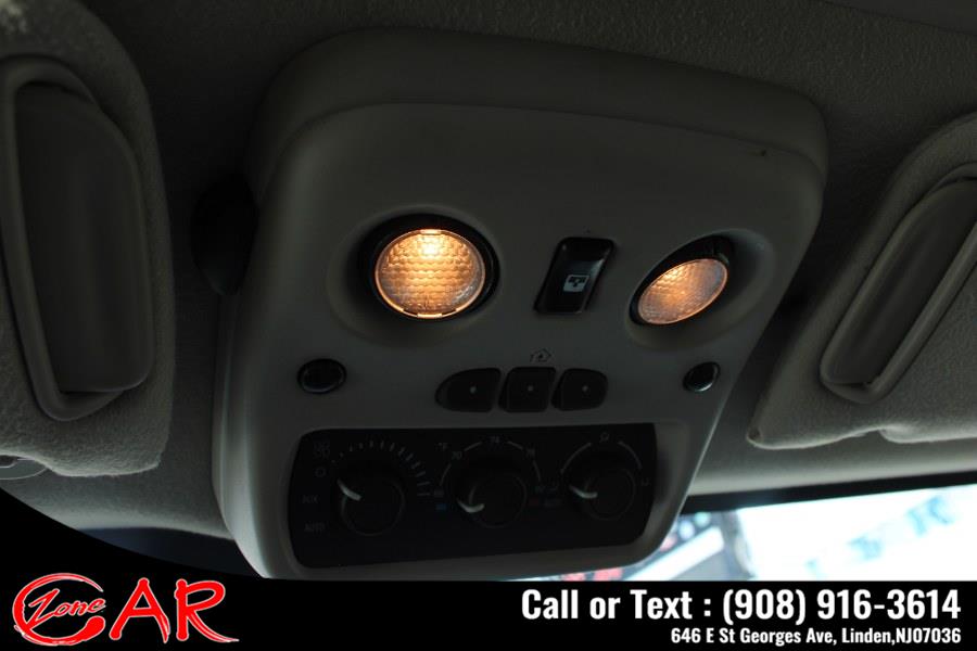 Used Cadillac Escalade 4dr AWD 2005 | Car Zone. Linden, New Jersey Used Cadillac Escalade 4dr AWD 2005 | Car Zone. Linden, New Jersey
