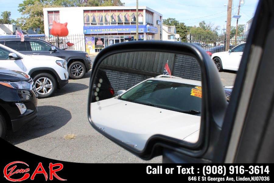 Used Cadillac Escalade 4dr AWD 2005 | Car Zone. Linden, New Jersey Used Cadillac Escalade 4dr AWD 2005 | Car Zone. Linden, New Jersey