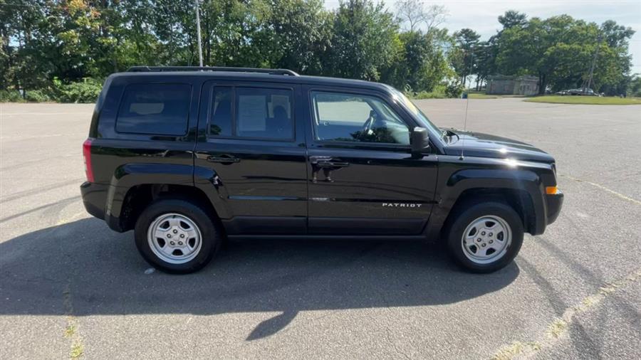 2015 Jeep Patriot 4WD 4dr Sport, available for sale in Stratford, Connecticut | Wiz Leasing Inc. Stratford, Connecticut 2015 Jeep Patriot 4WD 4dr Sport, available for sale in Stratford, Connecticut | Wiz Leasing Inc. Stratford, Connecticut