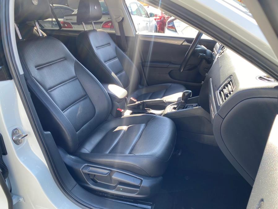 Used Volkswagen Jetta 1.4T SE Auto 2017 | Sunrise Autoland. Jamaica, New York Used Volkswagen Jetta 1.4T SE Auto 2017 | Sunrise Autoland. Jamaica, New York