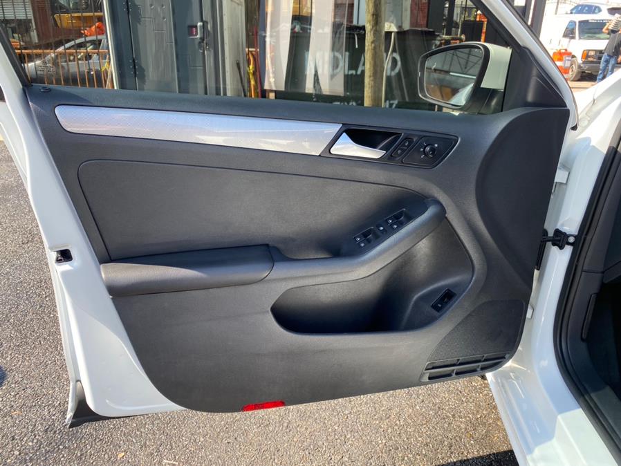 Used Volkswagen Jetta 1.4T SE Auto 2017 | Sunrise Autoland. Jamaica, New York Used Volkswagen Jetta 1.4T SE Auto 2017 | Sunrise Autoland. Jamaica, New York