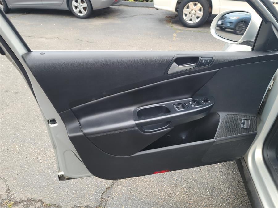 2009 Volkswagen Passat Wagon 4dr Auto Komfort FWD, available for sale in West Haven, Connecticut | Auto Fair Inc.. West Haven, Connecticut 2009 Volkswagen Passat Wagon 4dr Auto Komfort FWD, available for sale in West Haven, Connecticut | Auto Fair Inc.. West Haven, Connecticut