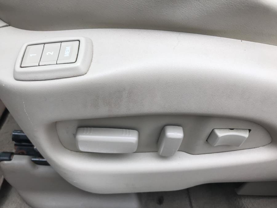Used Cadillac SRX AWD 4dr Luxury Collection 2013 | Lex Autos LLC. Hartford, Connecticut Used Cadillac SRX AWD 4dr Luxury Collection 2013 | Lex Autos LLC. Hartford, Connecticut