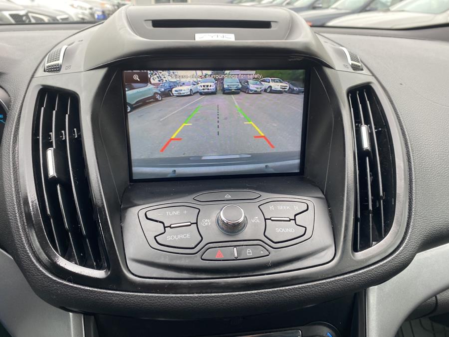 2015 Ford Escape FWD 4dr SE, available for sale in Little Ferry, New Jersey | Victoria Preowned Autos Inc. Little Ferry, New Jersey 2015 Ford Escape FWD 4dr SE, available for sale in Little Ferry, New Jersey | Victoria Preowned Autos Inc. Little Ferry, New Jersey
