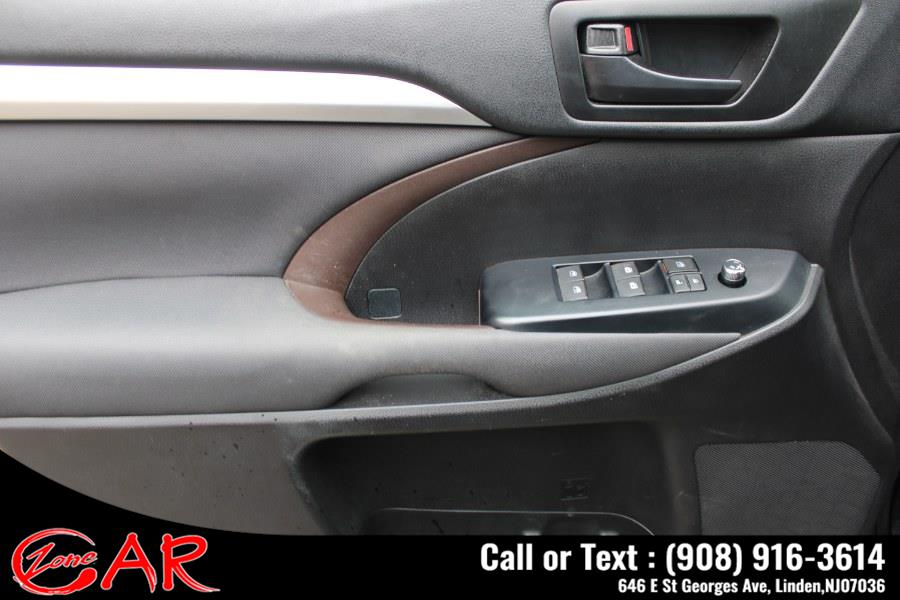 Used Toyota Highlander LE V6 FWD (Natl) 2019 | Car Zone. Linden, New Jersey Used Toyota Highlander LE V6 FWD (Natl) 2019 | Car Zone. Linden, New Jersey