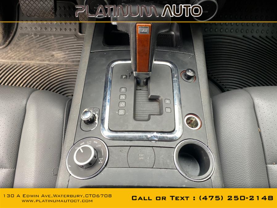 Used Volkswagen Touareg 4dr 3.2L V6 *Ltd Avail* 2006 | Platinum Auto Care. Waterbury, Connecticut Used Volkswagen Touareg 4dr 3.2L V6 *Ltd Avail* 2006 | Platinum Auto Care. Waterbury, Connecticut