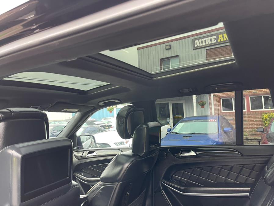 2015 Mercedes-Benz GL-Class 4MATIC 4dr GL 550, available for sale in South Windsor, Connecticut | Mike And Tony Auto Sales, Inc. South Windsor, Connecticut 2015 Mercedes-Benz GL-Class 4MATIC 4dr GL 550, available for sale in South Windsor, Connecticut | Mike And Tony Auto Sales, Inc. South Windsor, Connecticut
