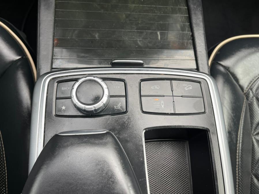 2015 Mercedes-Benz GL-Class 4MATIC 4dr GL 550, available for sale in South Windsor, Connecticut | Mike And Tony Auto Sales, Inc. South Windsor, Connecticut 2015 Mercedes-Benz GL-Class 4MATIC 4dr GL 550, available for sale in South Windsor, Connecticut | Mike And Tony Auto Sales, Inc. South Windsor, Connecticut