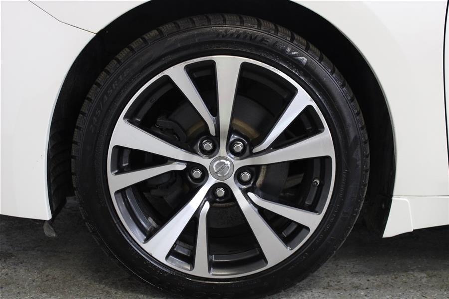 Used Nissan Maxima 3.5 SL 2017 | Fast Track Motors. Paterson, New Jersey Used Nissan Maxima 3.5 SL 2017 | Fast Track Motors. Paterson, New Jersey