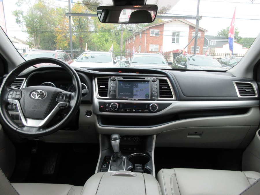 2018 Toyota Highlander XLE V6 AWD (Natl), available for sale in Linden, New Jersey | Route 27 Auto Mall. Linden, New Jersey 2018 Toyota Highlander XLE V6 AWD (Natl), available for sale in Linden, New Jersey | Route 27 Auto Mall. Linden, New Jersey