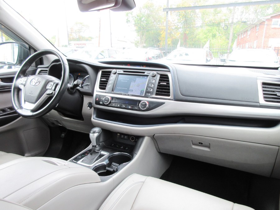 2018 Toyota Highlander XLE V6 AWD (Natl), available for sale in Linden, New Jersey | Route 27 Auto Mall. Linden, New Jersey 2018 Toyota Highlander XLE V6 AWD (Natl), available for sale in Linden, New Jersey | Route 27 Auto Mall. Linden, New Jersey