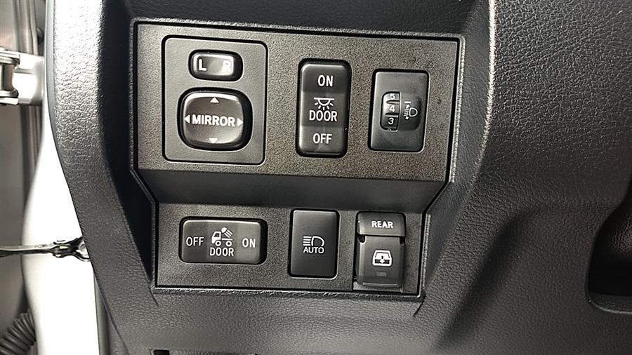 2018 Toyota Tundra 4WD SR5 CrewMax 5.5'' Bed 4.6L (Natl), available for sale in Wilton, Connecticut | Performance Motor Cars Of Connecticut LLC. Wilton, Connecticut 2018 Toyota Tundra 4WD SR5 CrewMax 5.5'' Bed 4.6L (Natl), available for sale in Wilton, Connecticut | Performance Motor Cars Of Connecticut LLC. Wilton, Connecticut