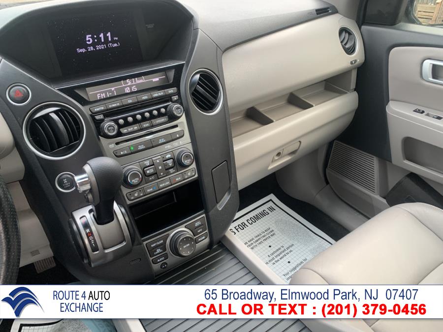 Used Honda Pilot 4WD 4dr Touring w/RES & Navi 2012 | Route 4 Auto Exchange. Elmwood Park, New Jersey Used Honda Pilot 4WD 4dr Touring w/RES & Navi 2012 | Route 4 Auto Exchange. Elmwood Park, New Jersey