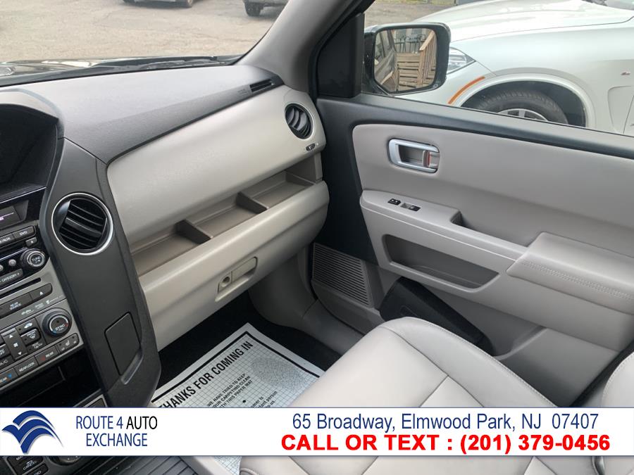 Used Honda Pilot 4WD 4dr Touring w/RES & Navi 2012 | Route 4 Auto Exchange. Elmwood Park, New Jersey Used Honda Pilot 4WD 4dr Touring w/RES & Navi 2012 | Route 4 Auto Exchange. Elmwood Park, New Jersey