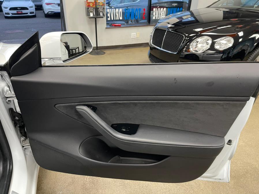Used Tesla Model 3 Standard Range Battery Plus RWD 2019 | 5 Towns Drive. Inwood, New York Used Tesla Model 3 Standard Range Battery Plus RWD 2019 | 5 Towns Drive. Inwood, New York