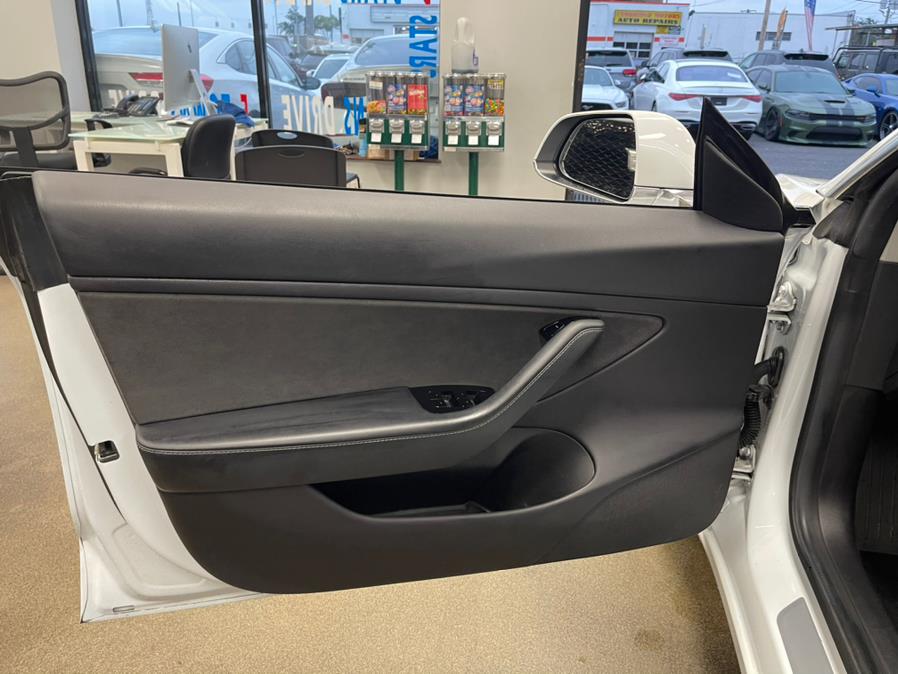 Used Tesla Model 3 Standard Range Battery Plus RWD 2019 | 5 Towns Drive. Inwood, New York Used Tesla Model 3 Standard Range Battery Plus RWD 2019 | 5 Towns Drive. Inwood, New York