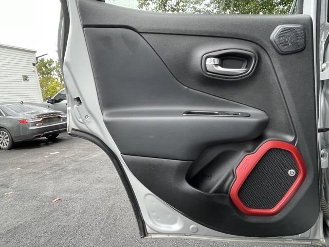Used Jeep Renegade Trailhawk 2016 | Blasius Federal Road. Brookfield, Connecticut Used Jeep Renegade Trailhawk 2016 | Blasius Federal Road. Brookfield, Connecticut