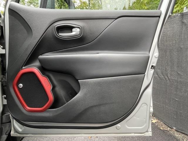 Used Jeep Renegade Trailhawk 2016 | Blasius Federal Road. Brookfield, Connecticut Used Jeep Renegade Trailhawk 2016 | Blasius Federal Road. Brookfield, Connecticut