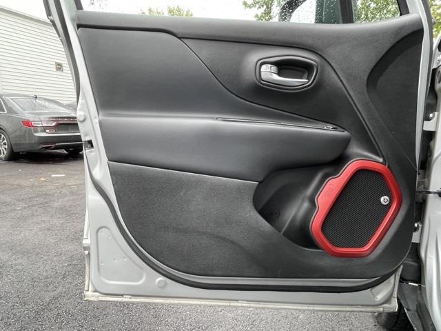 Used Jeep Renegade Trailhawk 2016 | Blasius Federal Road. Brookfield, Connecticut Used Jeep Renegade Trailhawk 2016 | Blasius Federal Road. Brookfield, Connecticut