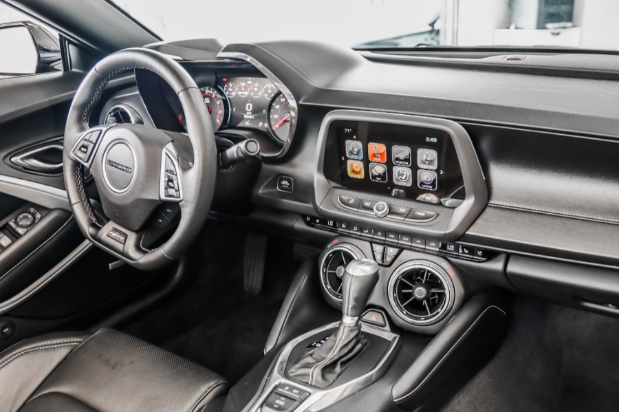 Used Chevrolet Camaro 2dr Conv 2LT 2017 | 26 Motors Corp. Bronx, New York Used Chevrolet Camaro 2dr Conv 2LT 2017 | 26 Motors Corp. Bronx, New York