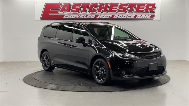 Used Chrysler Pacifica Touring L Plus 2018 | Eastchester Motor Cars. Bronx, New York Used Chrysler Pacifica Touring L Plus 2018 | Eastchester Motor Cars. Bronx, New York