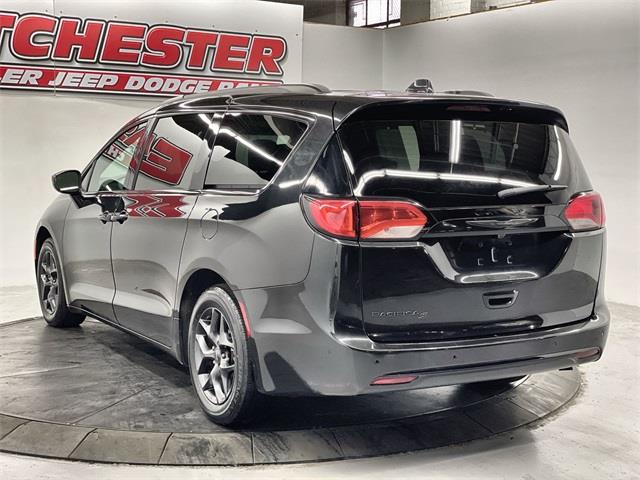 Used Chrysler Pacifica Touring L Plus 2018 | Eastchester Motor Cars. Bronx, New York Used Chrysler Pacifica Touring L Plus 2018 | Eastchester Motor Cars. Bronx, New York