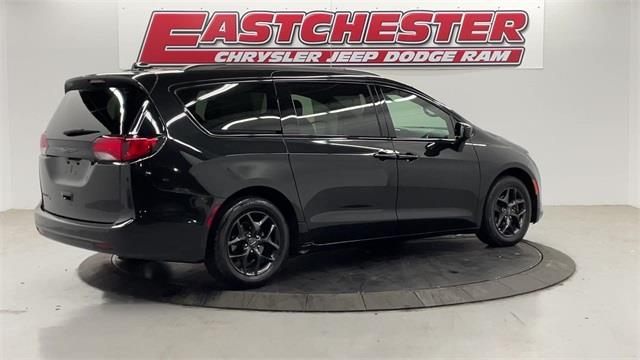 Used Chrysler Pacifica Touring L Plus 2018 | Eastchester Motor Cars. Bronx, New York Used Chrysler Pacifica Touring L Plus 2018 | Eastchester Motor Cars. Bronx, New York