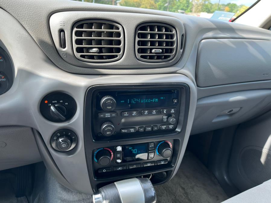2006 Chevrolet TrailBlazer 4dr 4WD LT, available for sale in Lyndhurst, New Jersey | Cars With Deals. Lyndhurst, New Jersey 2006 Chevrolet TrailBlazer 4dr 4WD LT, available for sale in Lyndhurst, New Jersey | Cars With Deals. Lyndhurst, New Jersey