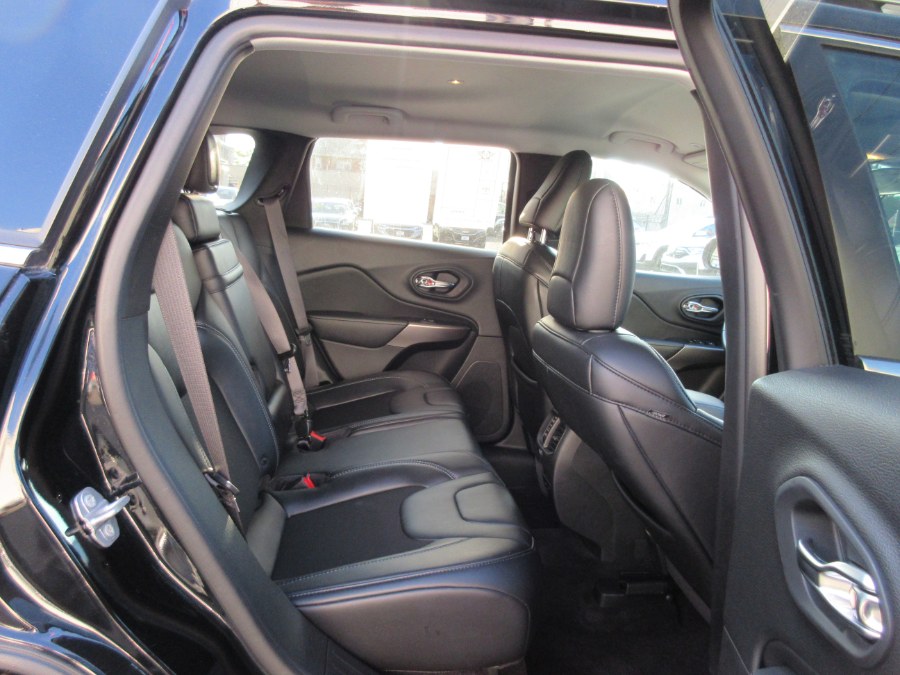 Used Jeep Cherokee Latitude Plus 4x4 2019 | Route 27 Auto Mall. Linden, New Jersey Used Jeep Cherokee Latitude Plus 4x4 2019 | Route 27 Auto Mall. Linden, New Jersey