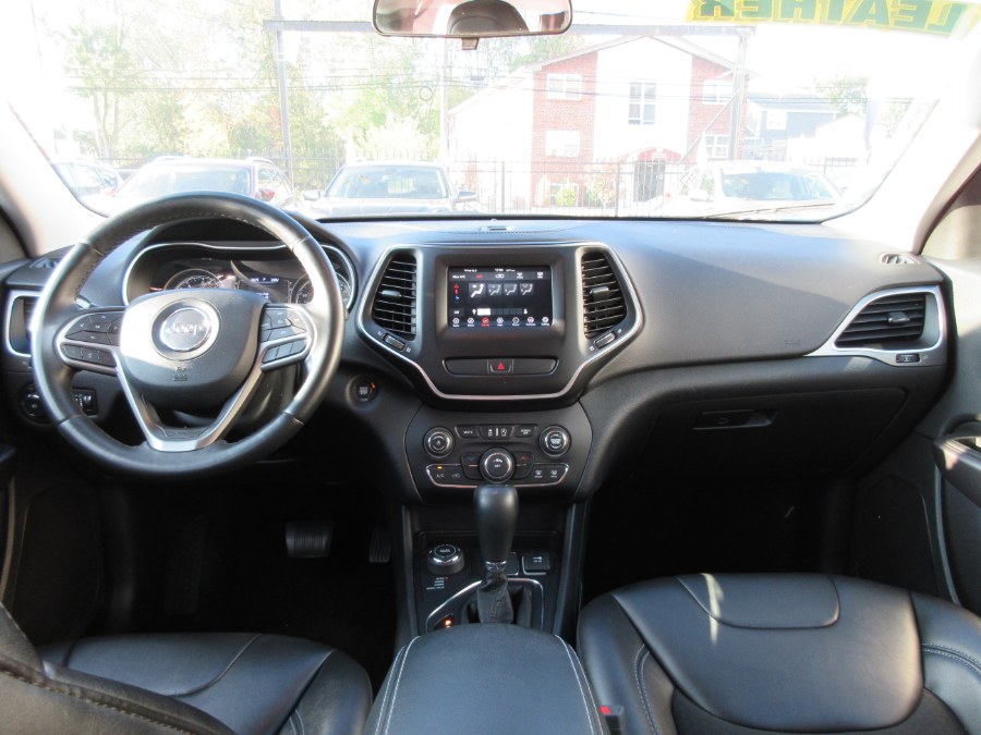 Used Jeep Cherokee Latitude Plus 4x4 2019 | Route 27 Auto Mall. Linden, New Jersey Used Jeep Cherokee Latitude Plus 4x4 2019 | Route 27 Auto Mall. Linden, New Jersey