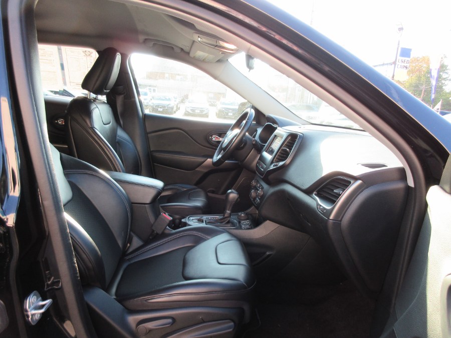 Used Jeep Cherokee Latitude Plus 4x4 2019 | Route 27 Auto Mall. Linden, New Jersey Used Jeep Cherokee Latitude Plus 4x4 2019 | Route 27 Auto Mall. Linden, New Jersey