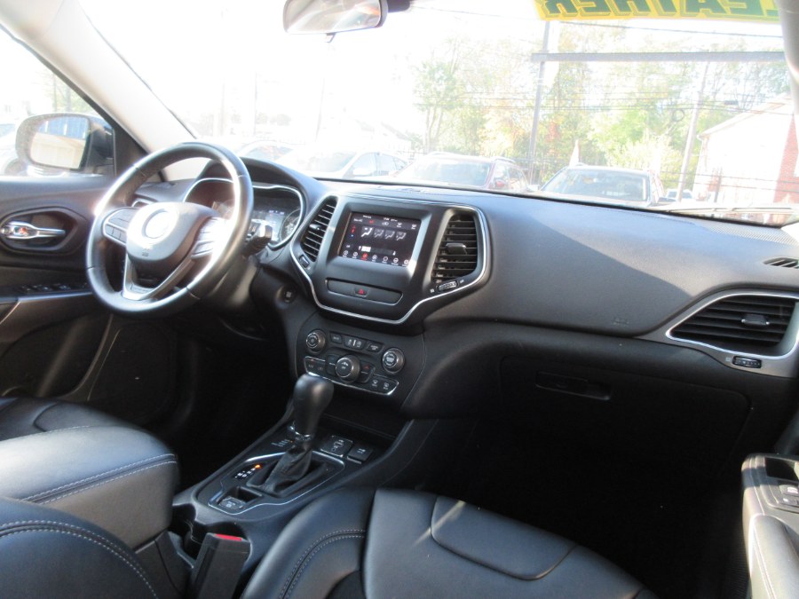 Used Jeep Cherokee Latitude Plus 4x4 2019 | Route 27 Auto Mall. Linden, New Jersey Used Jeep Cherokee Latitude Plus 4x4 2019 | Route 27 Auto Mall. Linden, New Jersey
