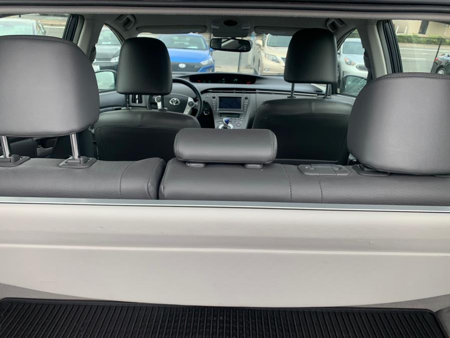 Used Toyota Prius Five w/ Tech Pkg 2010 | Green Light Auto Wholesale. Daly City, California Used Toyota Prius Five w/ Tech Pkg 2010 | Green Light Auto Wholesale. Daly City, California