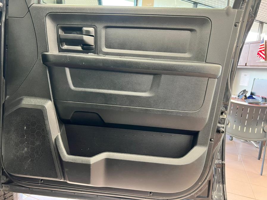 Used Ram 1500 Express 4x4 Quad Cab 6''4" Box 2018 | Power Motors East. Massapequa Park, New York Used Ram 1500 Express 4x4 Quad Cab 6''4" Box 2018 | Power Motors East. Massapequa Park, New York