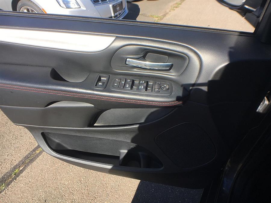 Used Dodge Grand Caravan GT Wagon Fleet 2017 | Smart Buy Auto Sales, LLC. Wallingford, Connecticut Used Dodge Grand Caravan GT Wagon Fleet 2017 | Smart Buy Auto Sales, LLC. Wallingford, Connecticut