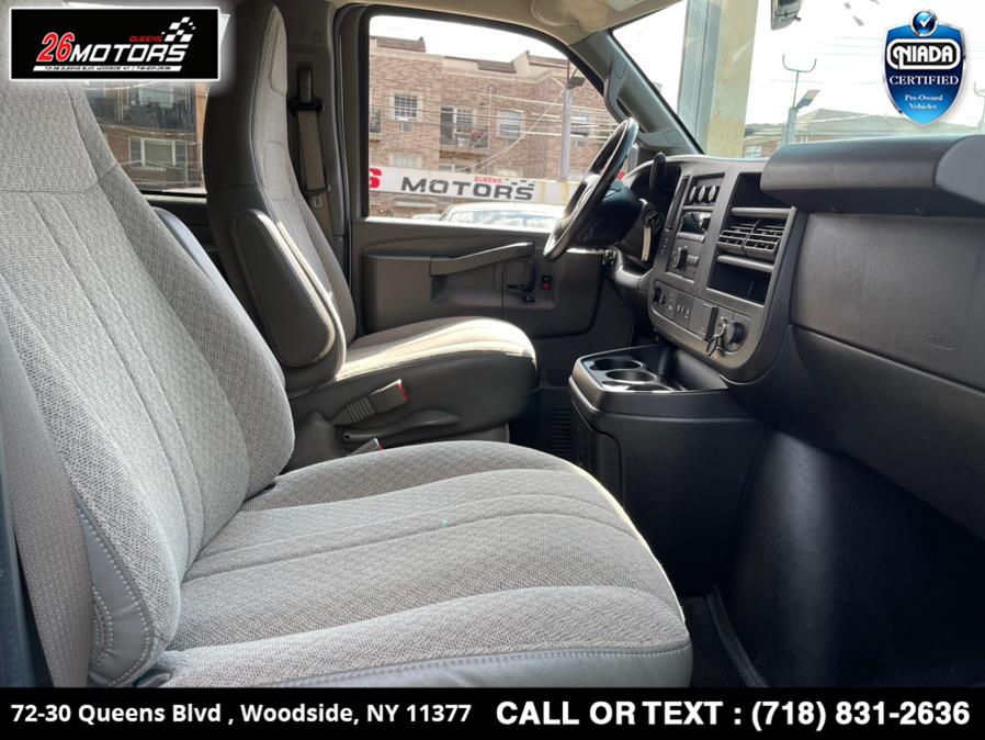 Used Chevrolet Express Passenger RWD 3500 155" LT 2018 | 26 Motors Queens. Woodside, New York Used Chevrolet Express Passenger RWD 3500 155" LT 2018 | 26 Motors Queens. Woodside, New York