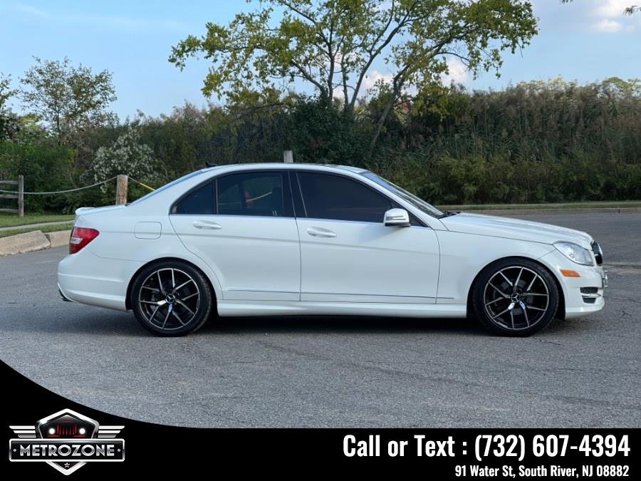 Used Mercedes-Benz C-Class 4dr Sdn C300 Luxury 4MATIC 2012 | Metrozone Motor Group. South River, New Jersey Used Mercedes-Benz C-Class 4dr Sdn C300 Luxury 4MATIC 2012 | Metrozone Motor Group. South River, New Jersey
