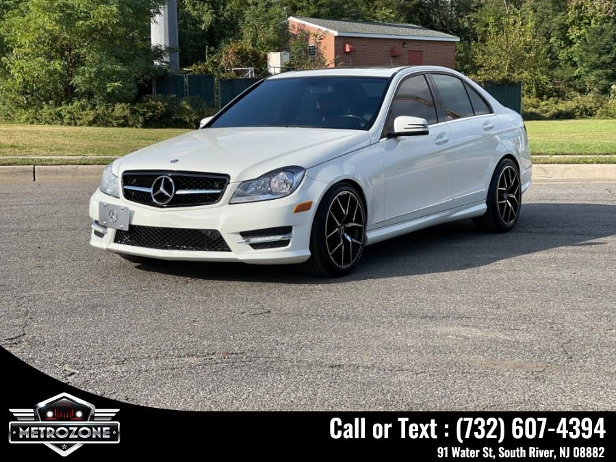 Used Mercedes-Benz C-Class 4dr Sdn C300 Luxury 4MATIC 2012 | Metrozone Motor Group. South River, New Jersey Used Mercedes-Benz C-Class 4dr Sdn C300 Luxury 4MATIC 2012 | Metrozone Motor Group. South River, New Jersey