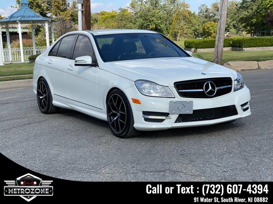 Used Mercedes-Benz C-Class 4dr Sdn C300 Luxury 4MATIC 2012 | Metrozone Motor Group. South River, New Jersey Used Mercedes-Benz C-Class 4dr Sdn C300 Luxury 4MATIC 2012 | Metrozone Motor Group. South River, New Jersey