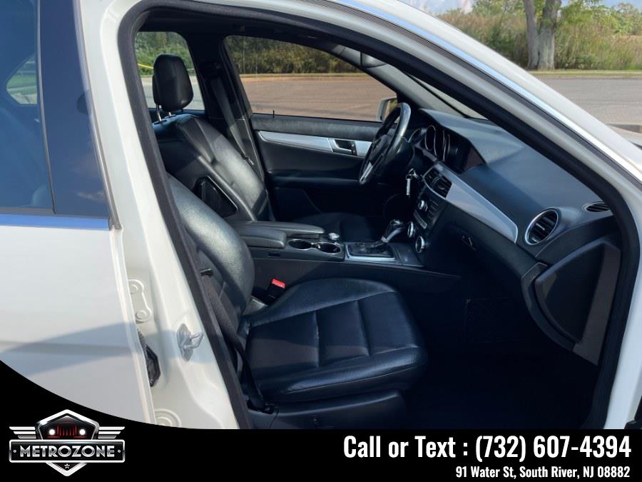 Used Mercedes-Benz C-Class 4dr Sdn C300 Luxury 4MATIC 2012 | Metrozone Motor Group. South River, New Jersey Used Mercedes-Benz C-Class 4dr Sdn C300 Luxury 4MATIC 2012 | Metrozone Motor Group. South River, New Jersey