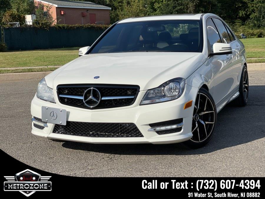 Used Mercedes-Benz C-Class 4dr Sdn C300 Luxury 4MATIC 2012 | Metrozone Motor Group. South River, New Jersey Used Mercedes-Benz C-Class 4dr Sdn C300 Luxury 4MATIC 2012 | Metrozone Motor Group. South River, New Jersey