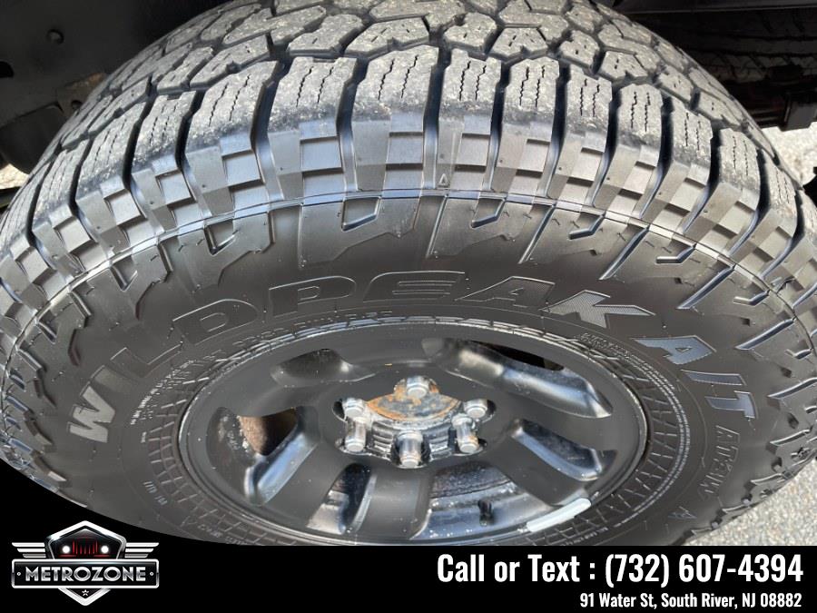Used Toyota Tacoma Double 128" Auto 4WD 2005 | Metrozone Motor Group. South River, New Jersey Used Toyota Tacoma Double 128" Auto 4WD 2005 | Metrozone Motor Group. South River, New Jersey