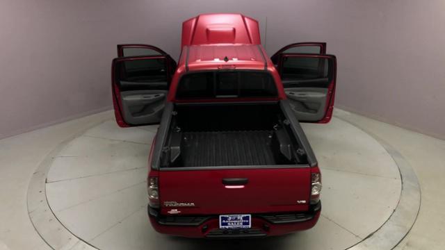 2015 Toyota Tacoma 4WD Double Cab LB V6 AT, available for sale in Naugatuck, Connecticut | J&M Automotive Sls&Svc LLC. Naugatuck, Connecticut 2015 Toyota Tacoma 4WD Double Cab LB V6 AT, available for sale in Naugatuck, Connecticut | J&M Automotive Sls&Svc LLC. Naugatuck, Connecticut