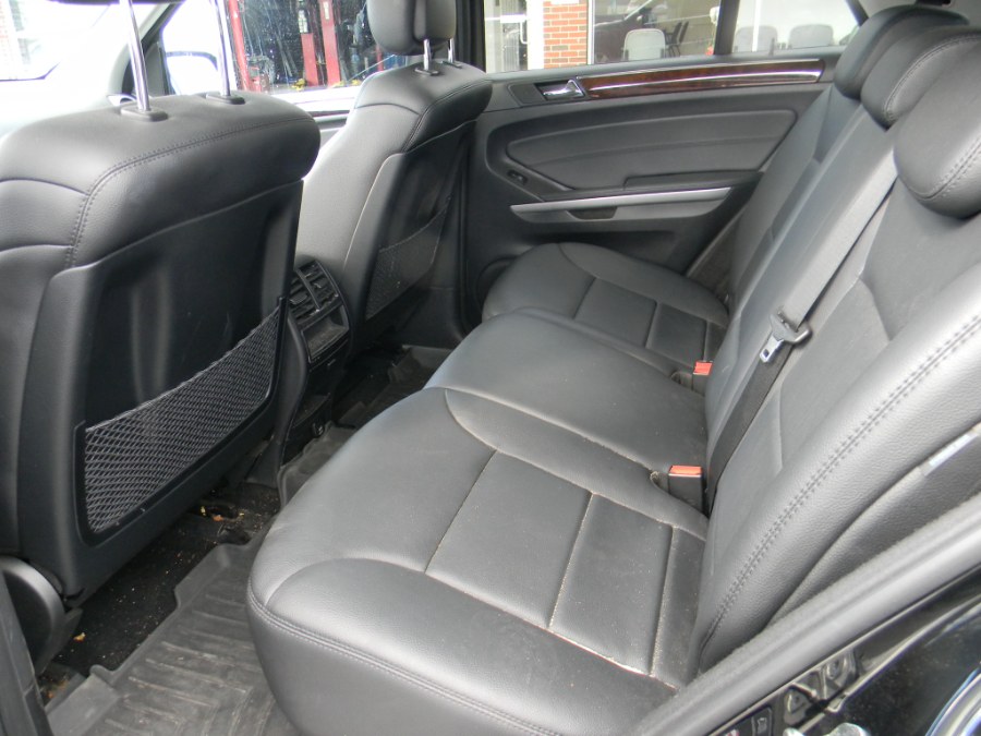 Used Mercedes-Benz M-Class 4MATIC 4dr ML350 2010 | M&M Vehicles Inc dba Central Motors. Southborough, Massachusetts Used Mercedes-Benz M-Class 4MATIC 4dr ML350 2010 | M&M Vehicles Inc dba Central Motors. Southborough, Massachusetts