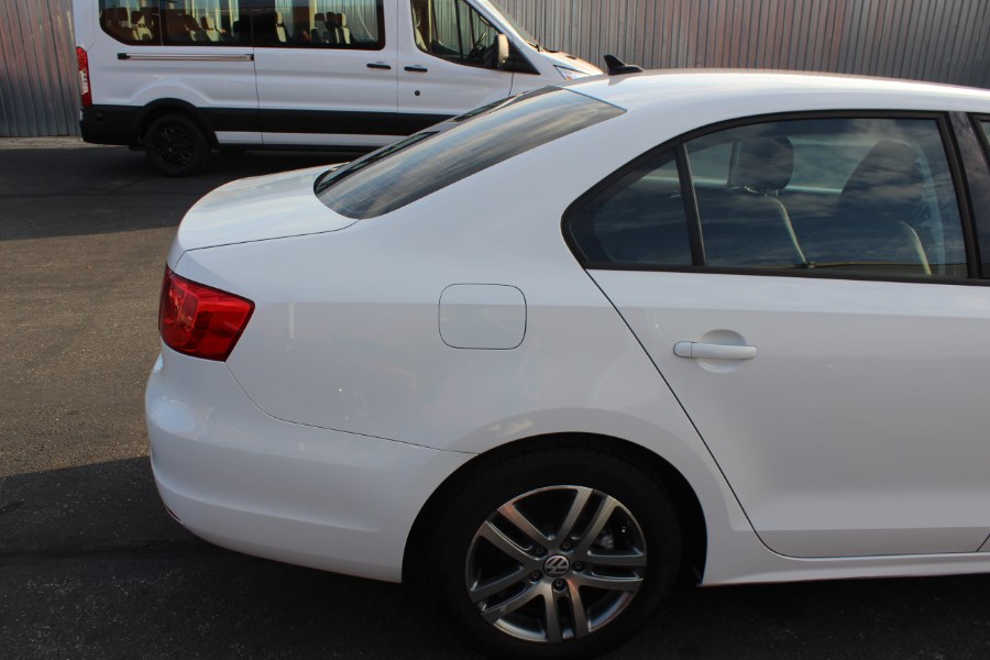 Used Volkswagen Jetta Sedan 4dr DSG TDI 2014 | Car Tec Enterprise Leasing & Sales LLC. Deer Park, New York Used Volkswagen Jetta Sedan 4dr DSG TDI 2014 | Car Tec Enterprise Leasing & Sales LLC. Deer Park, New York