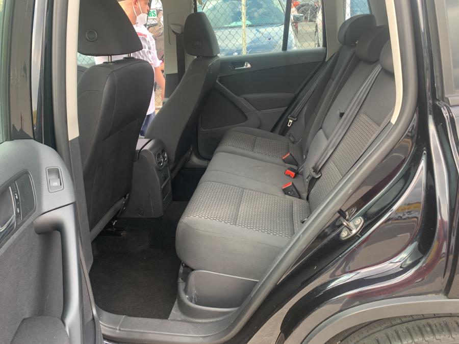 2011 Volkswagen Tiguan 4Motion 4WD, available for sale in Jamaica, New York | Sylhet Motors Inc.. Jamaica, New York 2011 Volkswagen Tiguan 4Motion 4WD, available for sale in Jamaica, New York | Sylhet Motors Inc.. Jamaica, New York