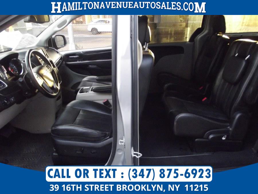 Used Chrysler Town & Country 4dr Wgn Touring-L 2013 | Hamilton Avenue Auto Sales DBA Nyautoauction.com. Brooklyn, New York Used Chrysler Town & Country 4dr Wgn Touring-L 2013 | Hamilton Avenue Auto Sales DBA Nyautoauction.com. Brooklyn, New York
