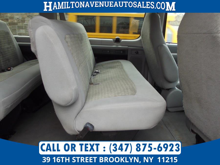 Used Ford Econoline Wagon XLT 2005 | Hamilton Avenue Auto Sales DBA Nyautoauction.com. Brooklyn, New York Used Ford Econoline Wagon XLT 2005 | Hamilton Avenue Auto Sales DBA Nyautoauction.com. Brooklyn, New York