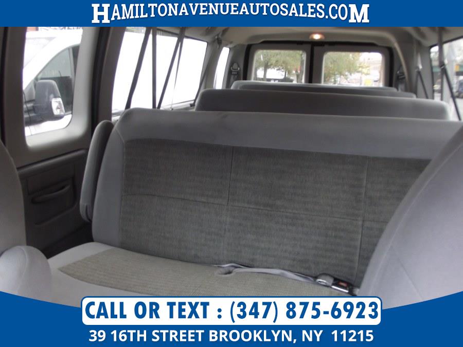 Used Ford Econoline Wagon XLT 2005 | Hamilton Avenue Auto Sales DBA Nyautoauction.com. Brooklyn, New York Used Ford Econoline Wagon XLT 2005 | Hamilton Avenue Auto Sales DBA Nyautoauction.com. Brooklyn, New York