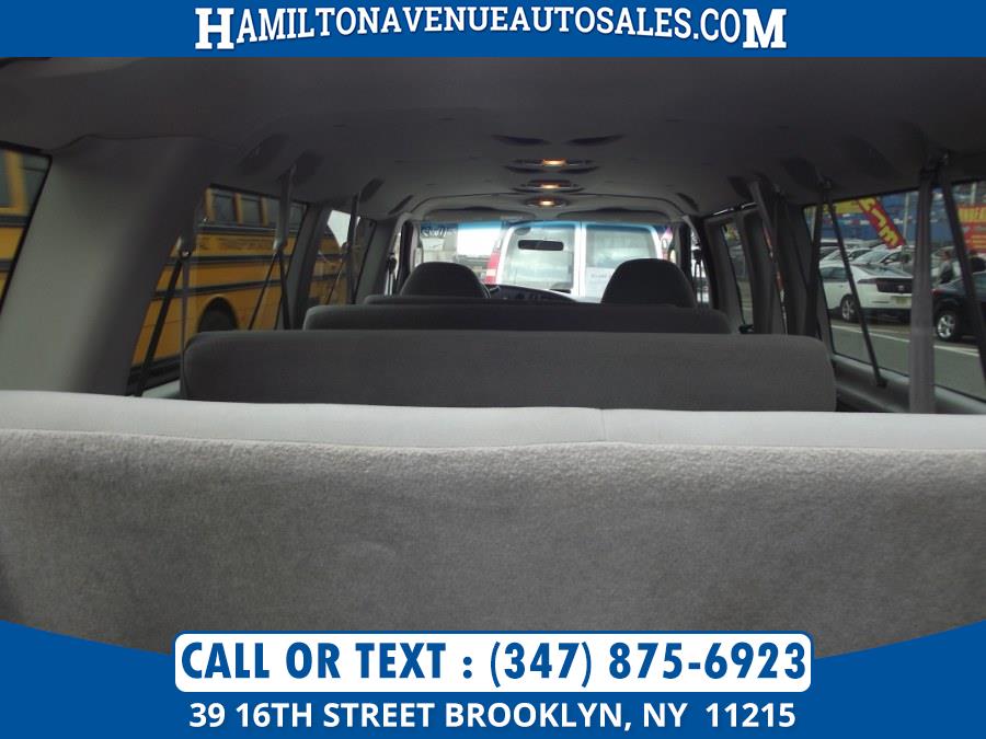 Used Ford Econoline Wagon XLT 2005 | Hamilton Avenue Auto Sales DBA Nyautoauction.com. Brooklyn, New York Used Ford Econoline Wagon XLT 2005 | Hamilton Avenue Auto Sales DBA Nyautoauction.com. Brooklyn, New York